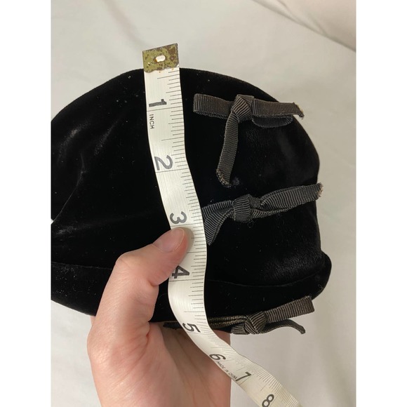 Vintage black velvet hat - Picture 5 of 7
